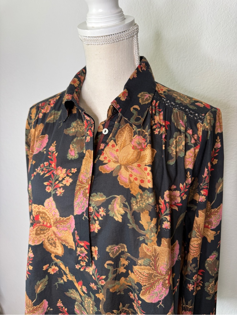 Sundance Blouse Floral Half Button Cotton Lace Detail Black Size M - Picture 2 of 13